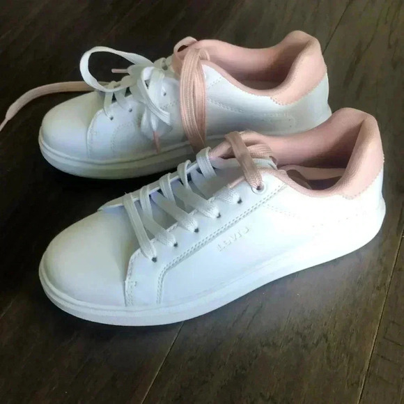 NWOT Levi’s Synthetic Leather Casual Lowtop Sneaker Shoe, white/pink trim -  7 - Picture 3 of 9